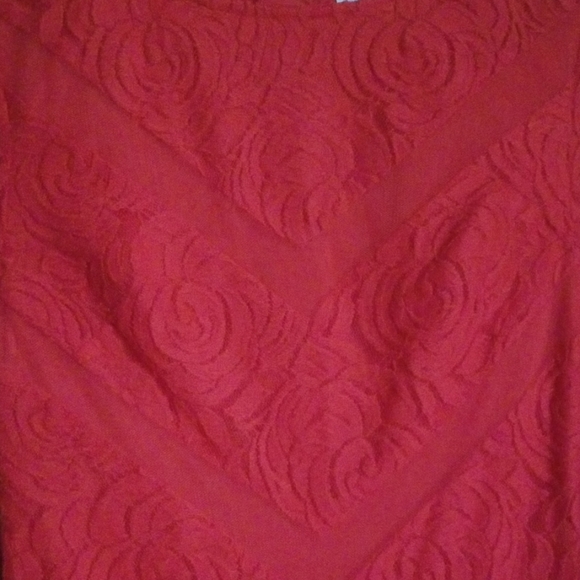 New! Red lace dress. Above the knee - Picture 3 of 6